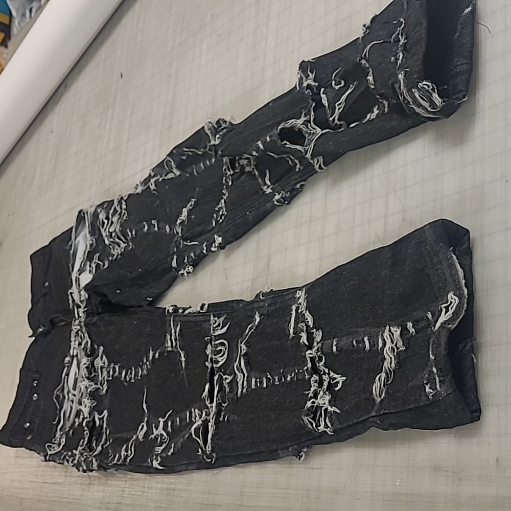 Distressed jeans twothousund